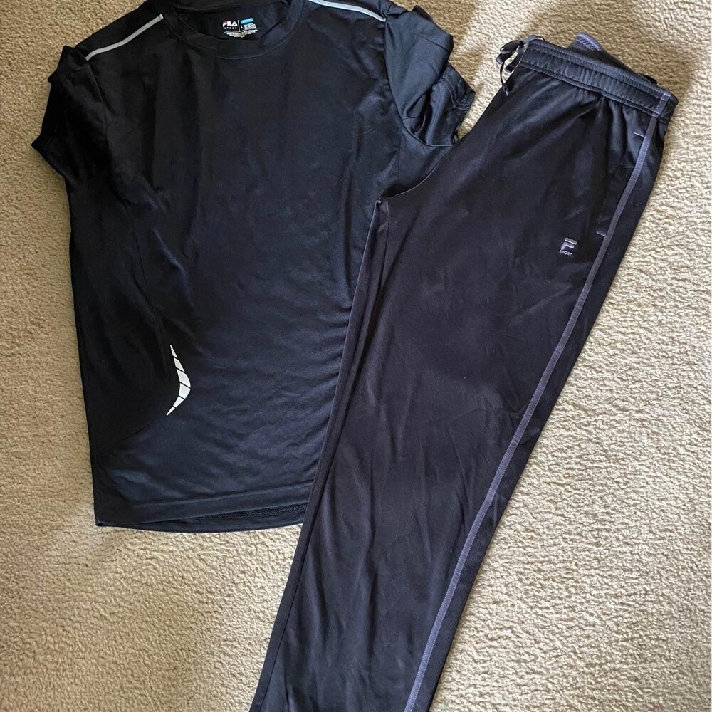 Men's Fila  Workout Outfit Clothes Medium